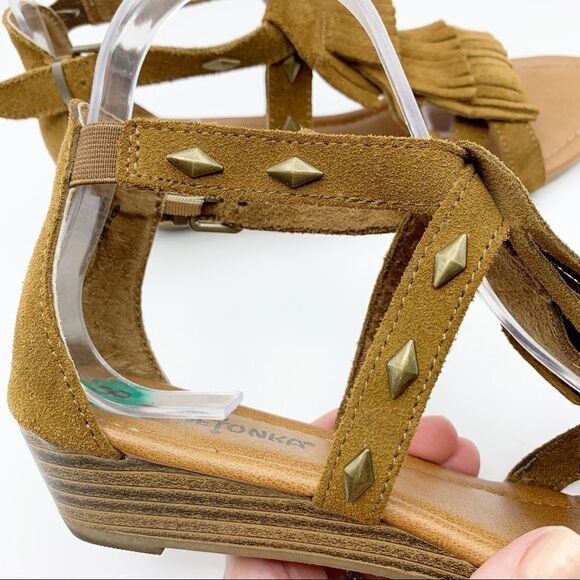 Minnetonka Merriam Suede Fringe Sandals Tan Wedge Sz 8 - Picture 11 of 13